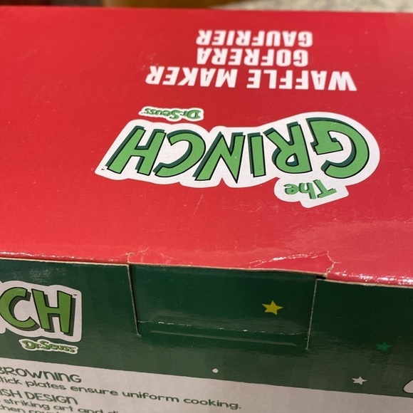 New The Grinch Waffle Maker in the box - Picture 7 of 7